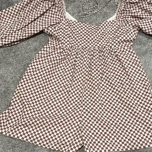 Abercrombie & Fitch Cream and Burgundy Checker Puff-Sleeve Romper